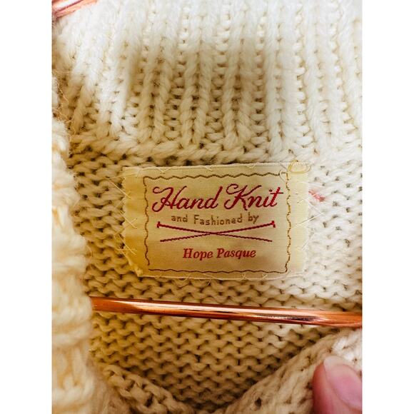 Vintage 70s/80s White Blue Turtleneck Hand Knit Sweater Size Medium - Picture 5 of 6